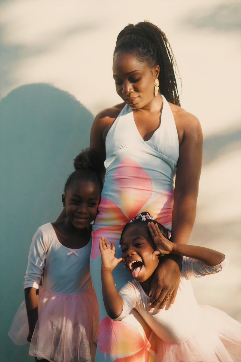 nehemielemal's tweet image. Je suis fiere de mon amie.
Elle a traversé des épreuves immenses, elle a été mère très jeune, et malgré tout, elle s’est battue, relevée, et a continué d’avancer.📸