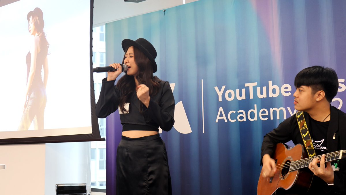 MCNSolutionOne's tweet image. ภาพบรรยากาศจากงาน #YouTubeMusicAcademy2025 ที่ทางทีม #MCNSolutionOne ได้มีโอกาสไปร่วมงาน พร้อมได้รับเกียรติให้ขึ้นไปพูดคุยเกี่ยวกับกระบวนการดูแล YouTube Channel ให้กับศิลปินสาวที่กำลังมาแรงอย่างคุณ ส้มโอ Stage Fighter 👏👏

#MCNSoluTionOne 
#ส้มโอStageFighter
#YouTubeThailand