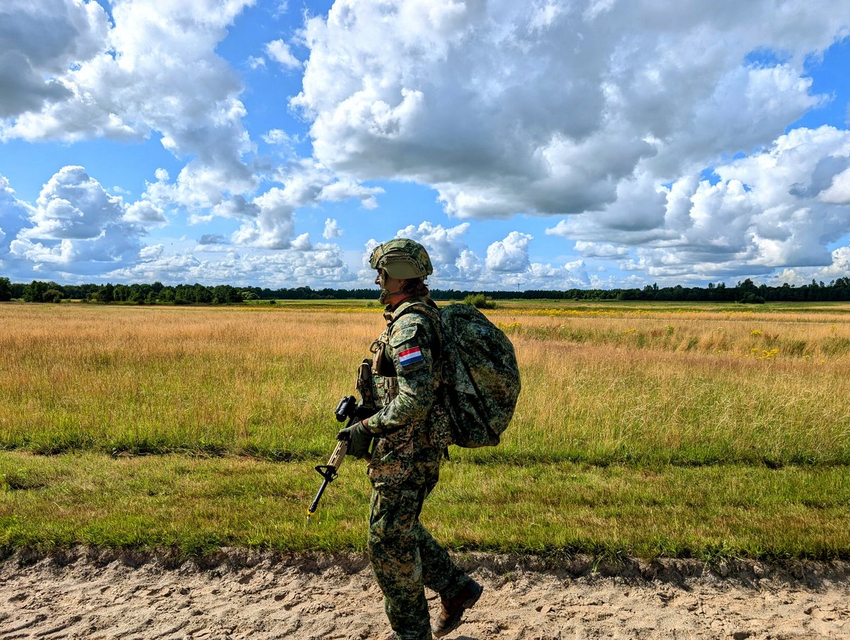 Ik ben reservist geworden en voltooide afgelopen vrijdag de algemene militaire opleiding. Lees hier mijn verhaal: linkedin.com/posts/joosthoe…