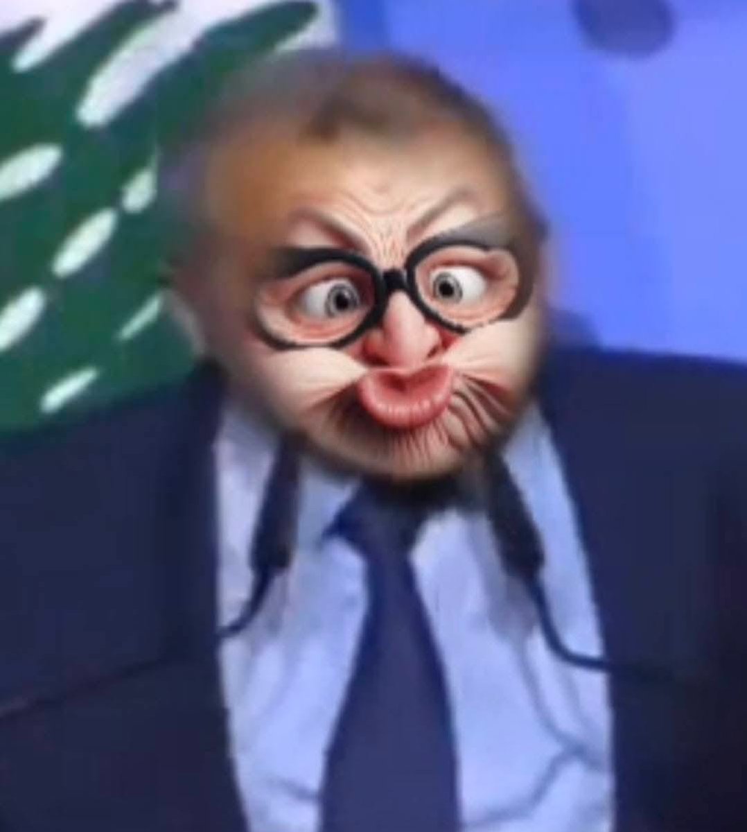 BcharyBent's tweet image. جبران باسيل كل ما ضعف تياره، بيتذكر القوات!
بيهجم عليها ليشد عصب التيار،
بينسى إنو هو سلّم البلد لحزب الله،
هو اللي عطّل، وغطّى السلاح،
هو اللي دمّر علاقتنا بالعالم!
عيب تحاضر بالسيادة… وإنت عنوان الانهيار.
#جبران_باسيل
#صباح_الخير