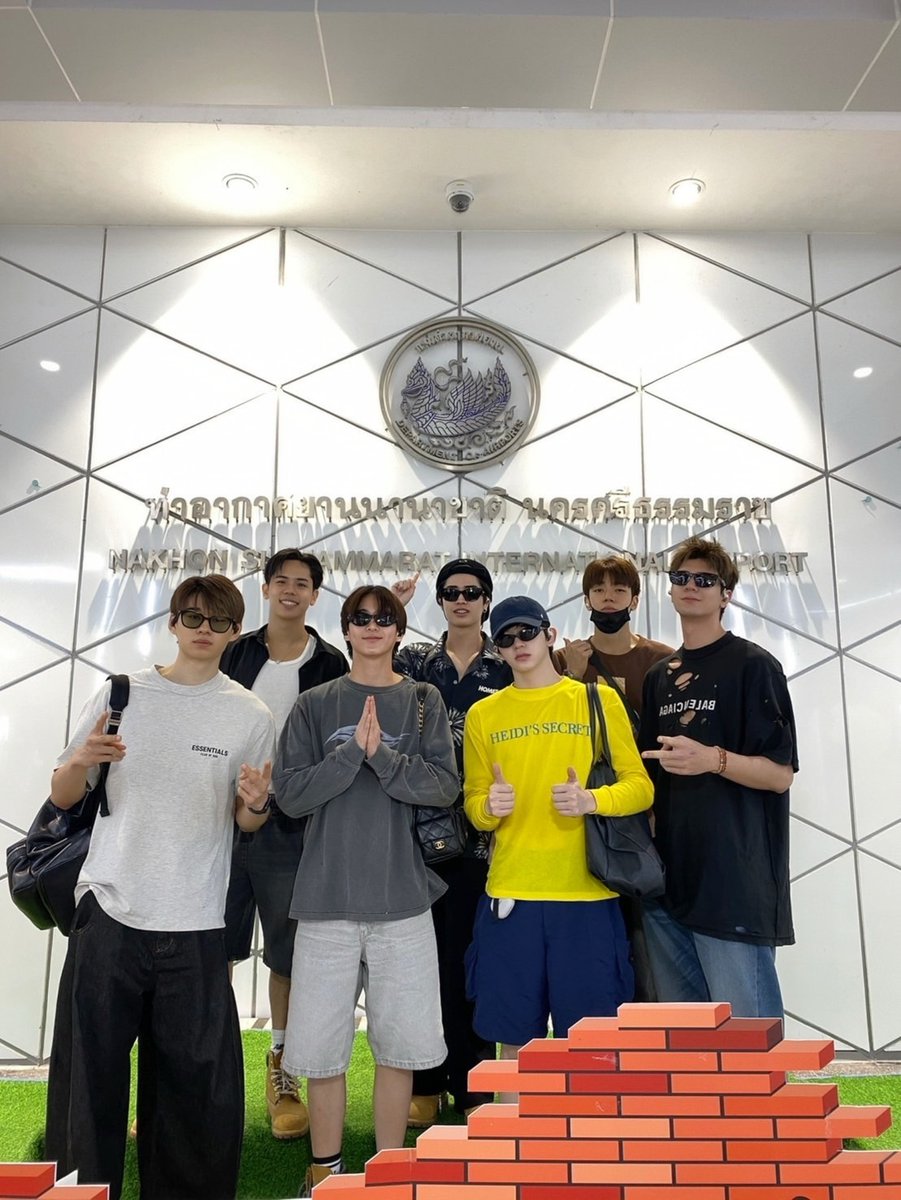 รายงานตัวหน่อย! 🙌
วันนี้มีใครมาเจอพวกเรา ATLAS ในงาน T-POP Campus Tour 2025 | มหาวิทยาลัยวลัยลักษณ์ กันบ้างครับ 🫡

สำหรับ  Hashtag ของวันนี้คือ
Hashtag : #.CampusTour2025xATLAS_WU
⏰เริ่มเล่น Hashtag  เวลา  18.55 น.
🕺Showtime เวลา 19.10น.

📍ณ ลาน WU Square