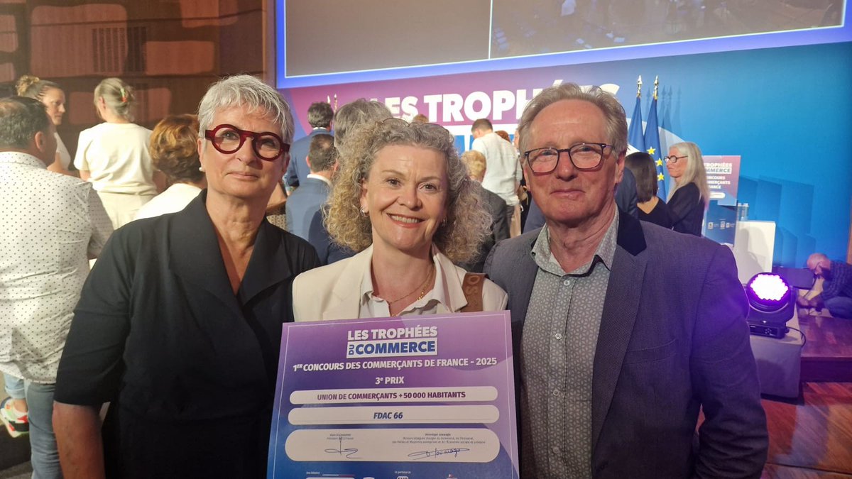 🛍️#PyreneesOrientales : La Fédération Départementale des Associations de Commerçants des Pyrénées-Orientales FDAC66 récompensée à Paris lors des Trophées du Commerce 2025 ! Elle s’est distinguée en décrochant la 3e place nationale dans la catégorie « Prix des Unions de