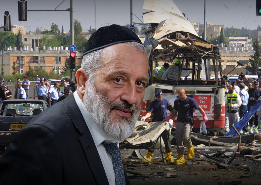 C14_news's tweet image. מורשת אוסלו: האם דרעי יפיל את החלטת הכנסת בעניין הריבונות?
לכתבה - c14.co.il/article/127779…
צילום: פלאש 90