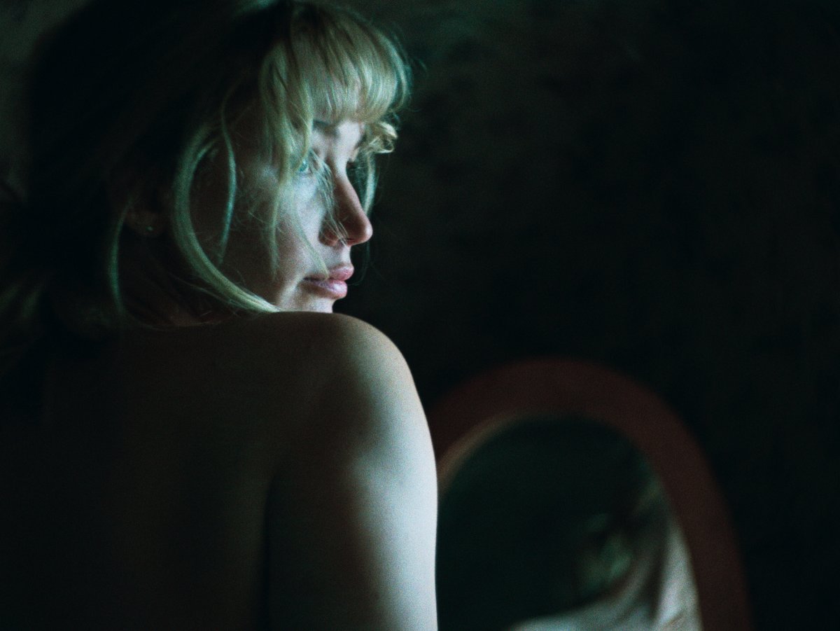 mubiuk's tweet image. DIE MY LOVE. Lynne Ramsay’s blistering and uncompromising psychosexual drama, featuring stunning performances from Jennifer Lawrence and Robert Pattinson.
In UK and Irish cinemas November 14. A MUBI Release.