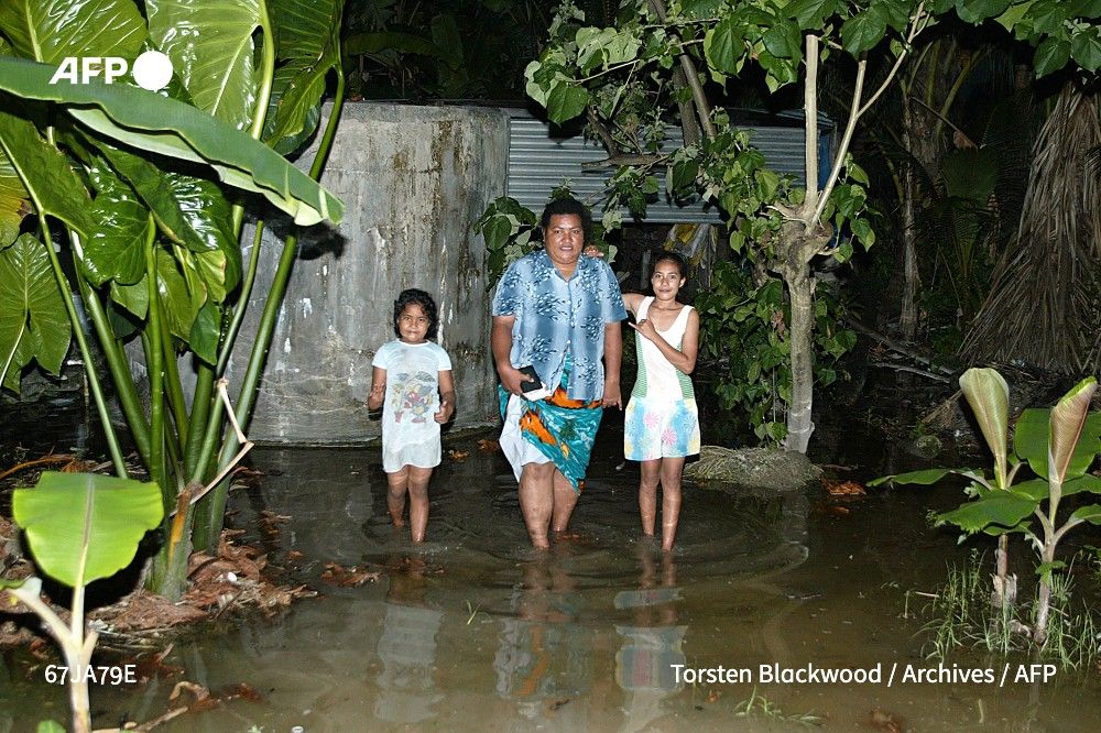 afpfr's tweet image. 🇦🇺 Plus de 80% des habitants des Tuvalu, archipel du Pacifique menacé par la montée du niveau des océans, cherchent à obtenir un visa climatique pour l'Australie dans le cadre d’un traité signé en 2024, selon des chiffres officiels obtenus par l'AFP.