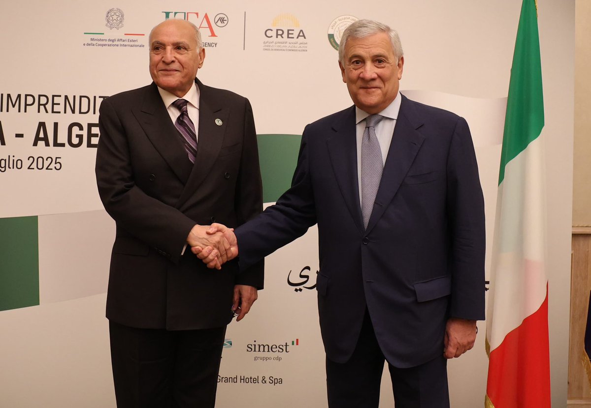 Antonio_Tajani's tweet image. Ho aperto oggi con il Ministro @AhmedAttaf_Dz il Business Forum🇮🇹🇩🇿 .
L’Algeria è un partner economico chiave per l’Italia, primo fornitore energetico dell’Italia.
Con il #PianoExport sosteniamo le nostre imprese in Algeria attraverso una cooperazione rafforzata incentrata su…