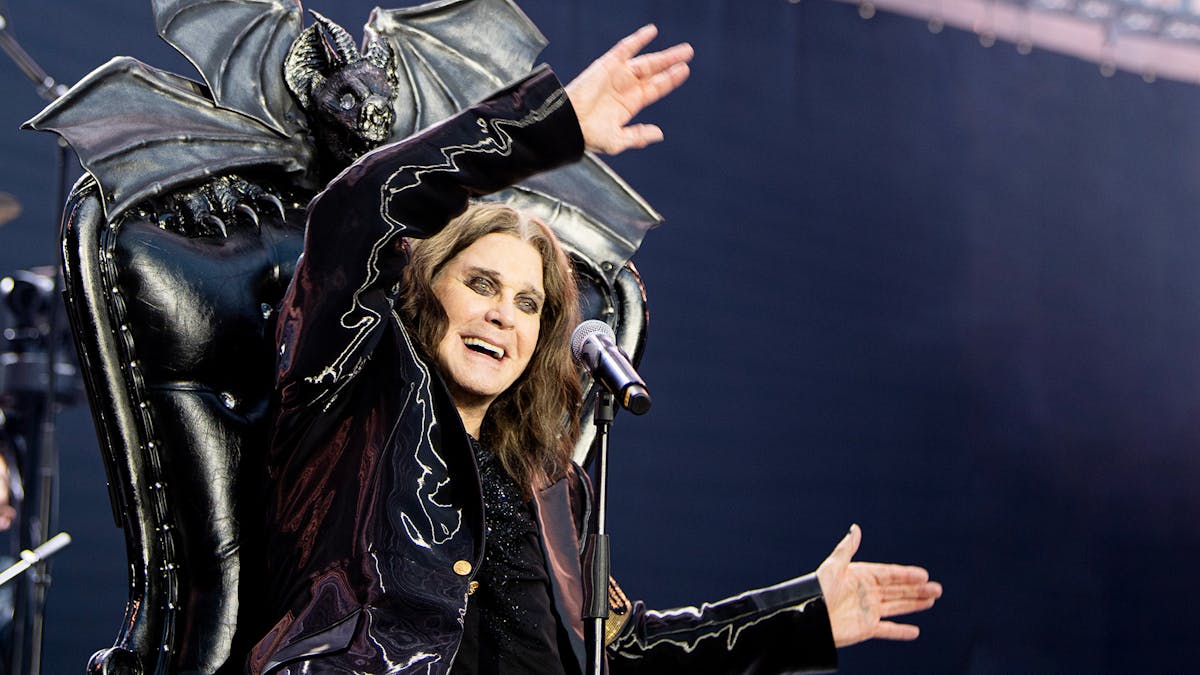 bringthenoiseuk's tweet image. .@OzzyOsbourne has died at the age of 76 - we send our deepest condolences to the Osbourne and Black Sabbath families bringthenoiseuk.com/202507/news/mu…
