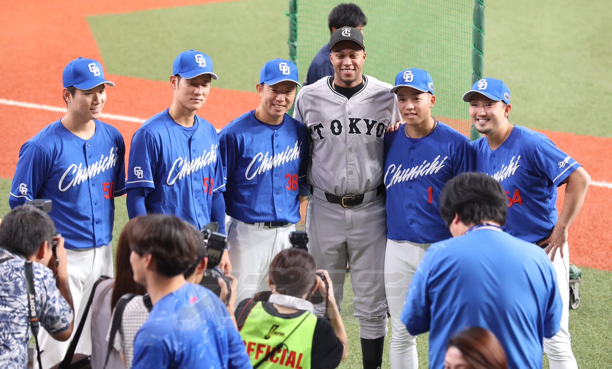 Sponichi_Photo's tweet image. #マイナビオールスターゲーム2025 より
中日の選手記念記念撮影する #ライデル・マルティネス 選手