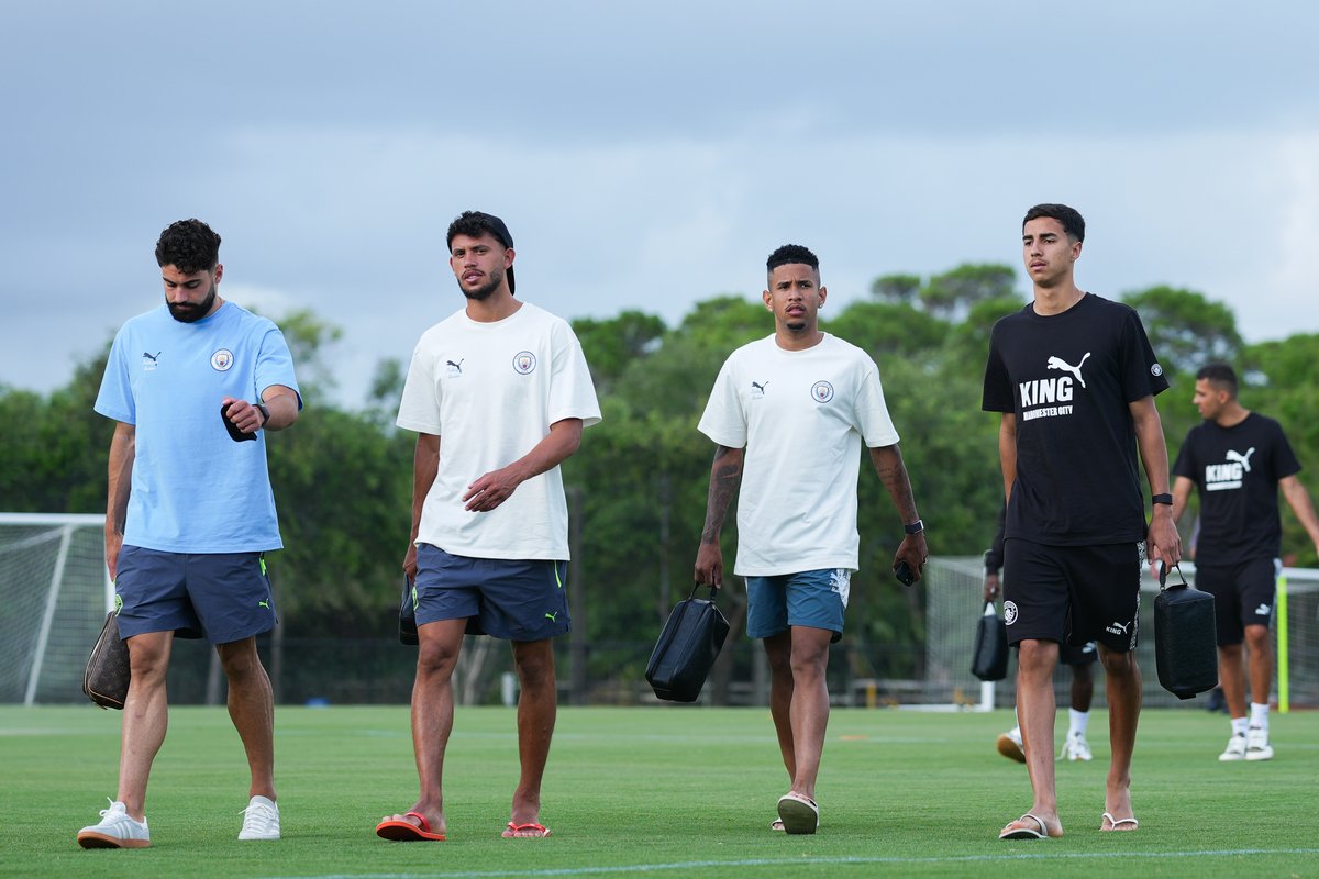 ManCityPT's tweet image. Diga que vocรช รฉ ๐ง๐ท, sem dizer que รฉ ๐ง๐ท:
๐ฉด๐ฉด