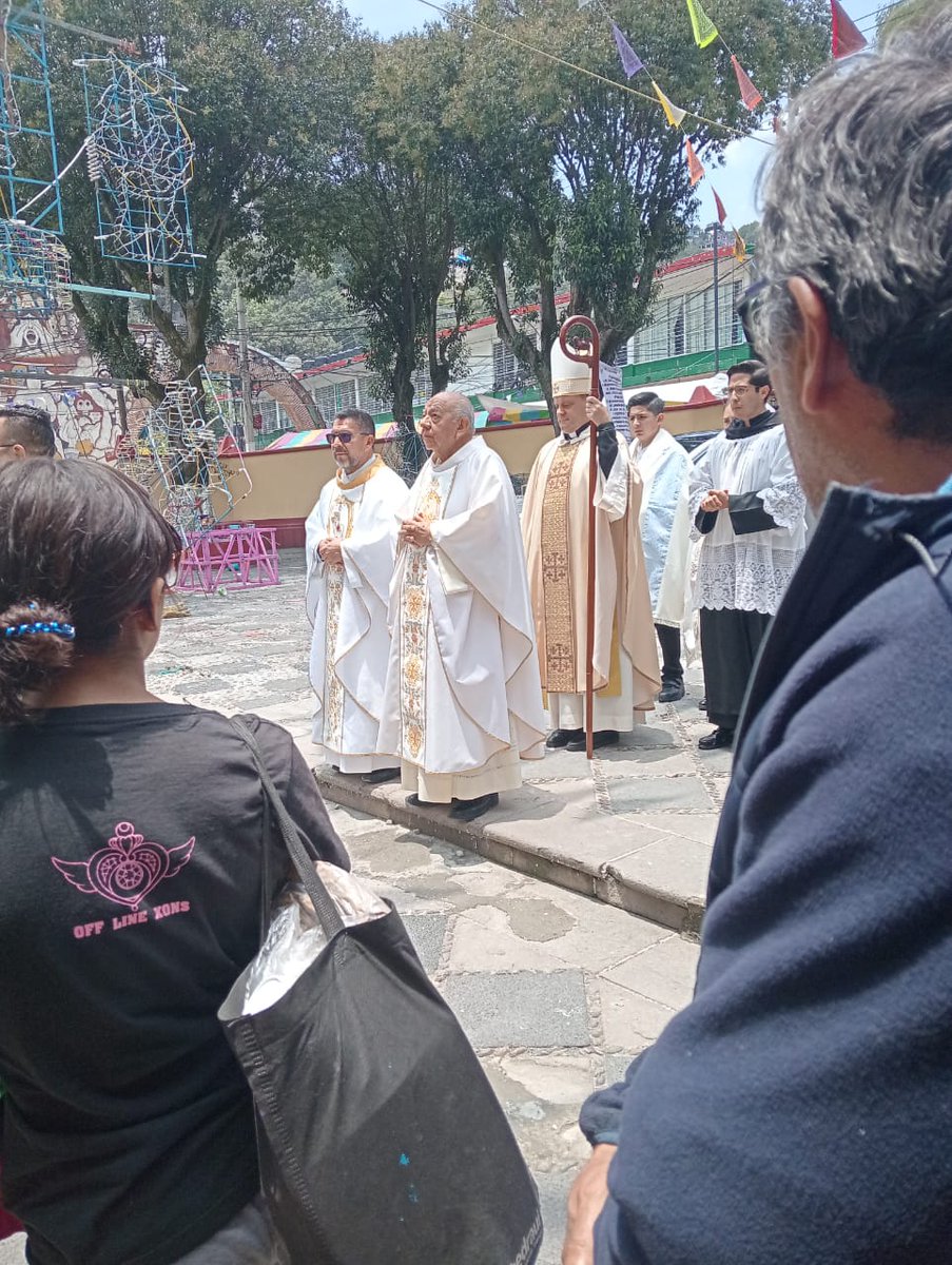 ContrerenseOrg's tweet image. Alrededor de las 12 PM fue la misa por el Arzobismo en honor a Santa María Magdalena Atlitic
#MagdalenaContreras