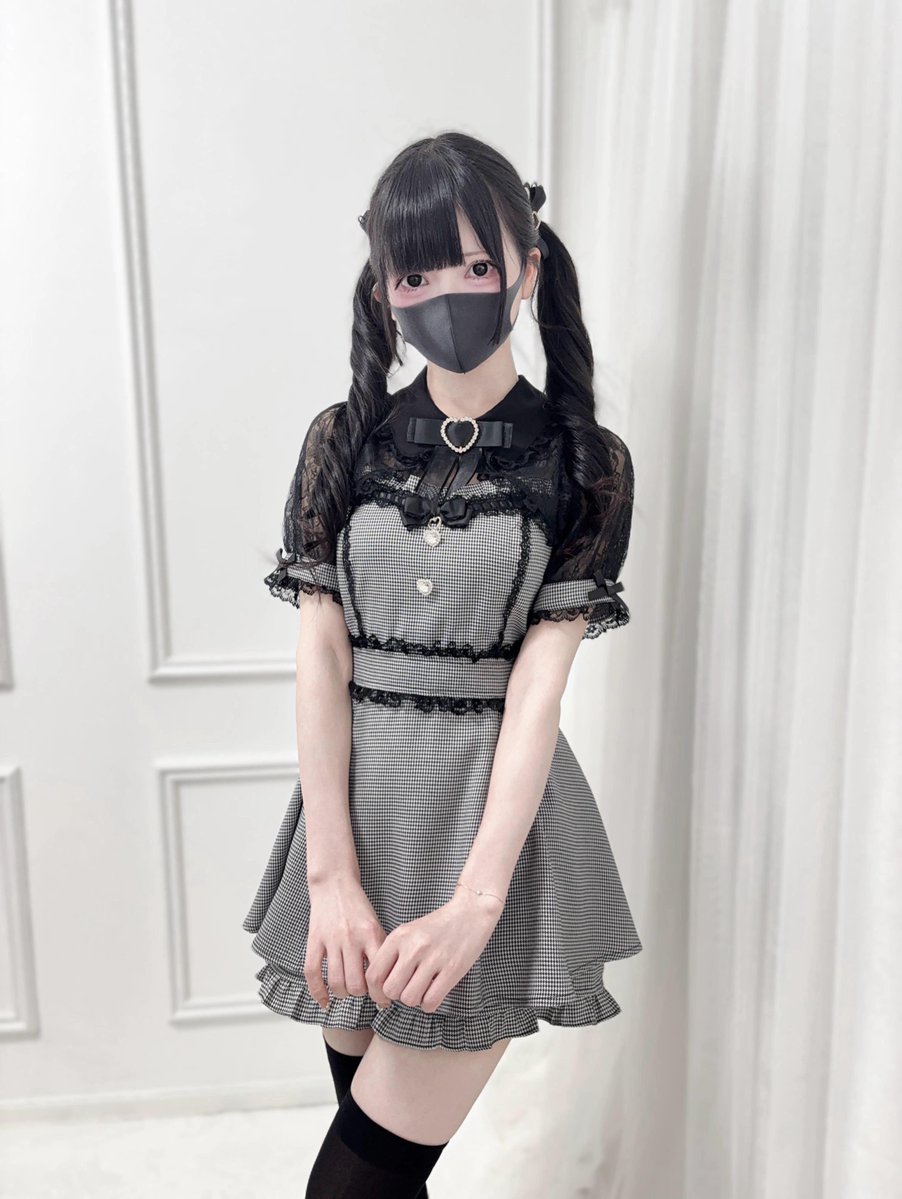 honeywardrobe07's tweet image. &lt;New In&gt;
Romance meets playfulness in lace &amp; rhinestones ✨ This Jirai Kei set is sweet with just the right amount of edge. Who else adores details that shine? 💎
Shop now: honeywardrobe.com/products/jirai…
#HoneyWardrobe #JiraiKei #LaceDress #FashionInspo
