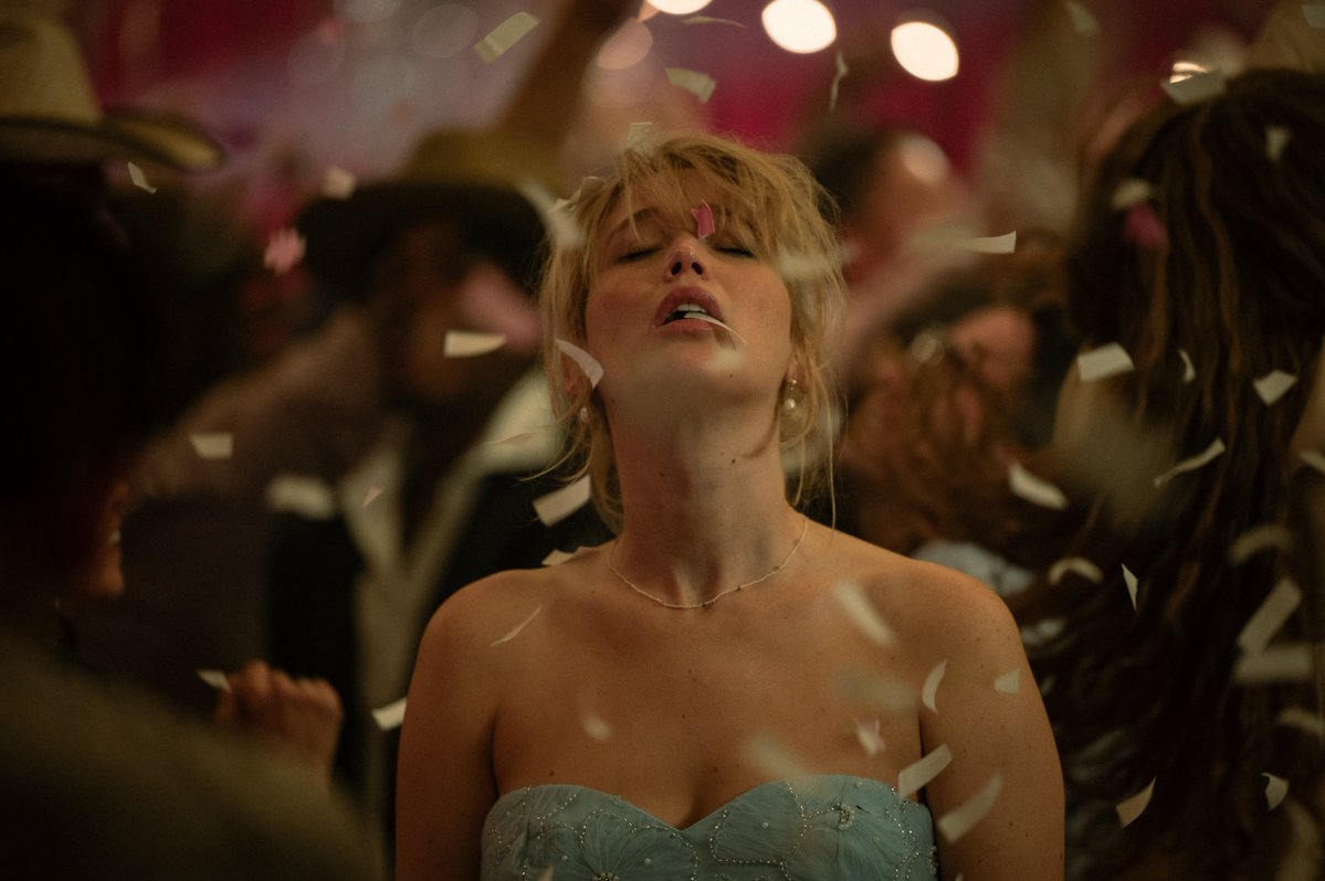 mubiuk's tweet image. DIE MY LOVE. Lynne Ramsay’s blistering and uncompromising psychosexual drama, featuring stunning performances from Jennifer Lawrence and Robert Pattinson.
In UK and Irish cinemas November 14. A MUBI Release.