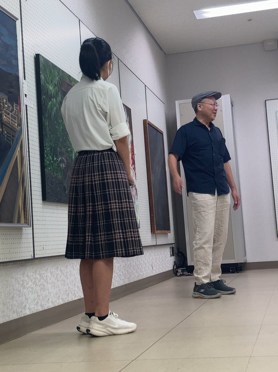 KNIT_10's tweet photo. 4校集まっての搬入準備や講評会、交流会を終え、明日から展覧会始まります‼︎
今回も力作ばかりで、引退する3年生の作品も多くあるのでぜひお越しください‼︎
開催はリバーナホールで7/24〜7/27（10:00~18:00，最終日のみ10:00~14:00）となっております‼︎ https://t.co/rjYZLVa8r8
