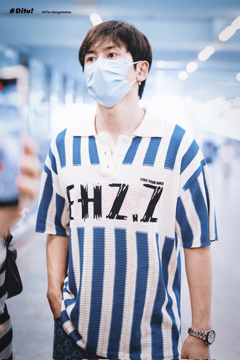 baozangditu1568's tweet photo. 窝来了 ​​​ 20250722 ③
#ZhangZhehan 
#张哲瀚 #張哲瀚 #ZZH 
#チャンジャーハン #장철한 #จางเจ๋อฮั่น 
#张三坚 #ZhangSanjian
#therealzhangzhehan
#wordofhonor #ZhouZishu
#チャン・ジャーハン 
#時間の都市  #時光之城
#周子舒 https://t.co/TzIO7fwIqQ