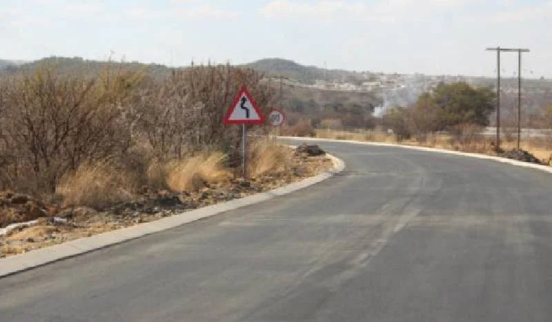 Funzi_Ngobeni's tweet image. Gross negligence by the Merafong municipality led to the untimely and preventable death of Mr. Anele Mnqayi, a resident of Khutsong, whose life was tragically cut short after the vehicle he was travelling in plunged into an unmarked culvert on Wedela Road.
This incident is not…