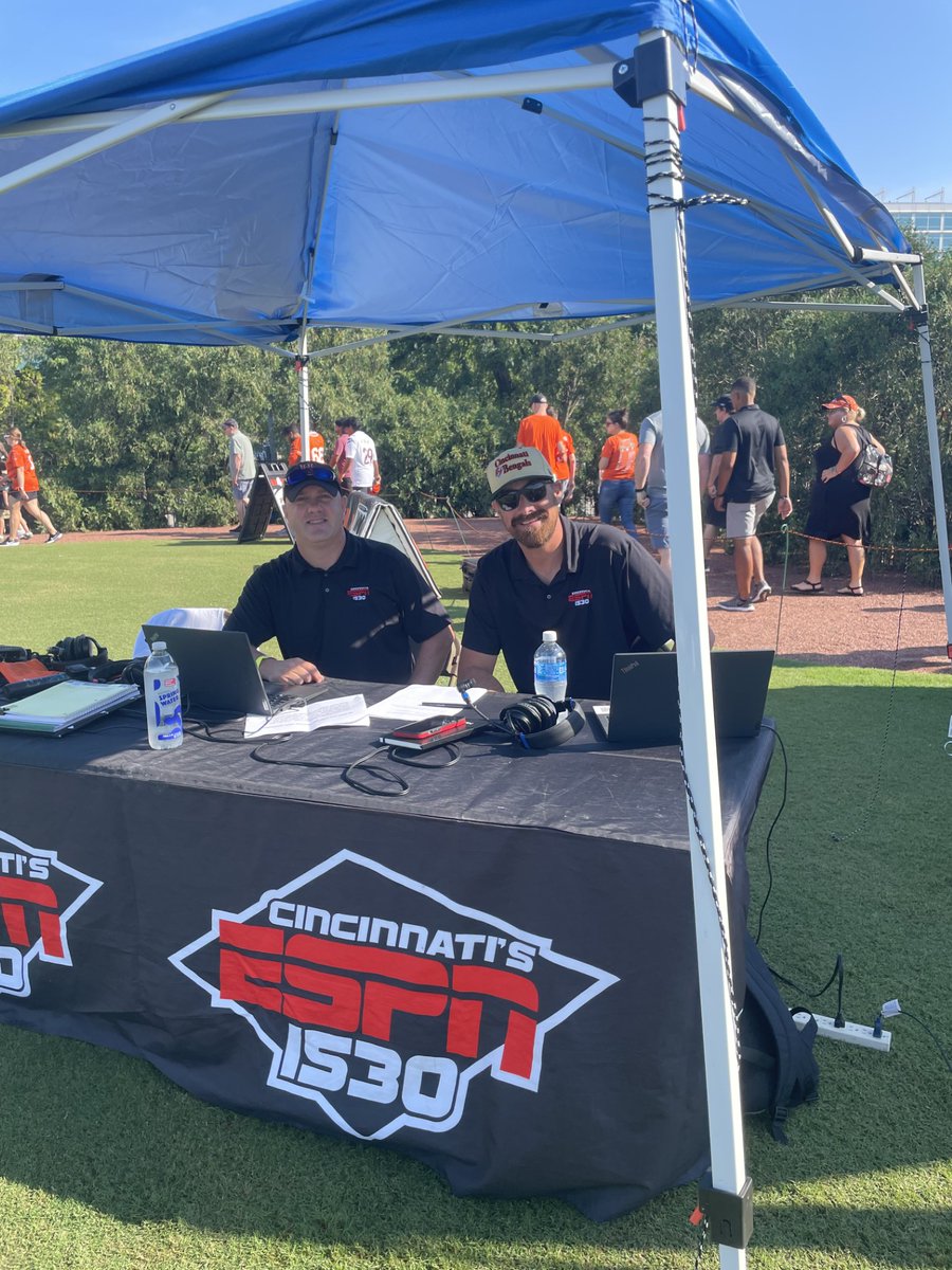 MoEgger's tweet image. The Tony and Mo Training Camp Show is on the air at 10:00 on ESPN1530.
Listen on the @iHeartRadio App or go here: espn1530.com/listen