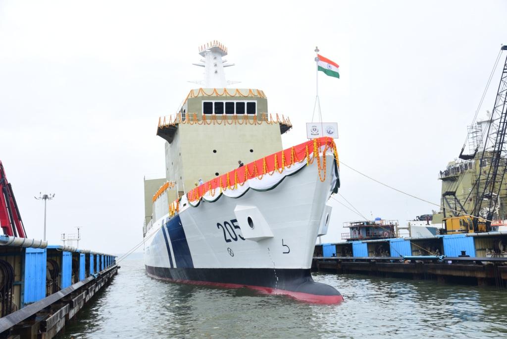 prodefencejammu's tweet image. ‘Samudra Prachet’, the second indigenous Pollution Control Vessel built by @goashipyardltd for the @IndiaCoastGuard, has been launched. With 72% indigenous content, the vessel is equipped with side-sweeping arms to collect oil spills and a radar system to detect oil slicks. It…
