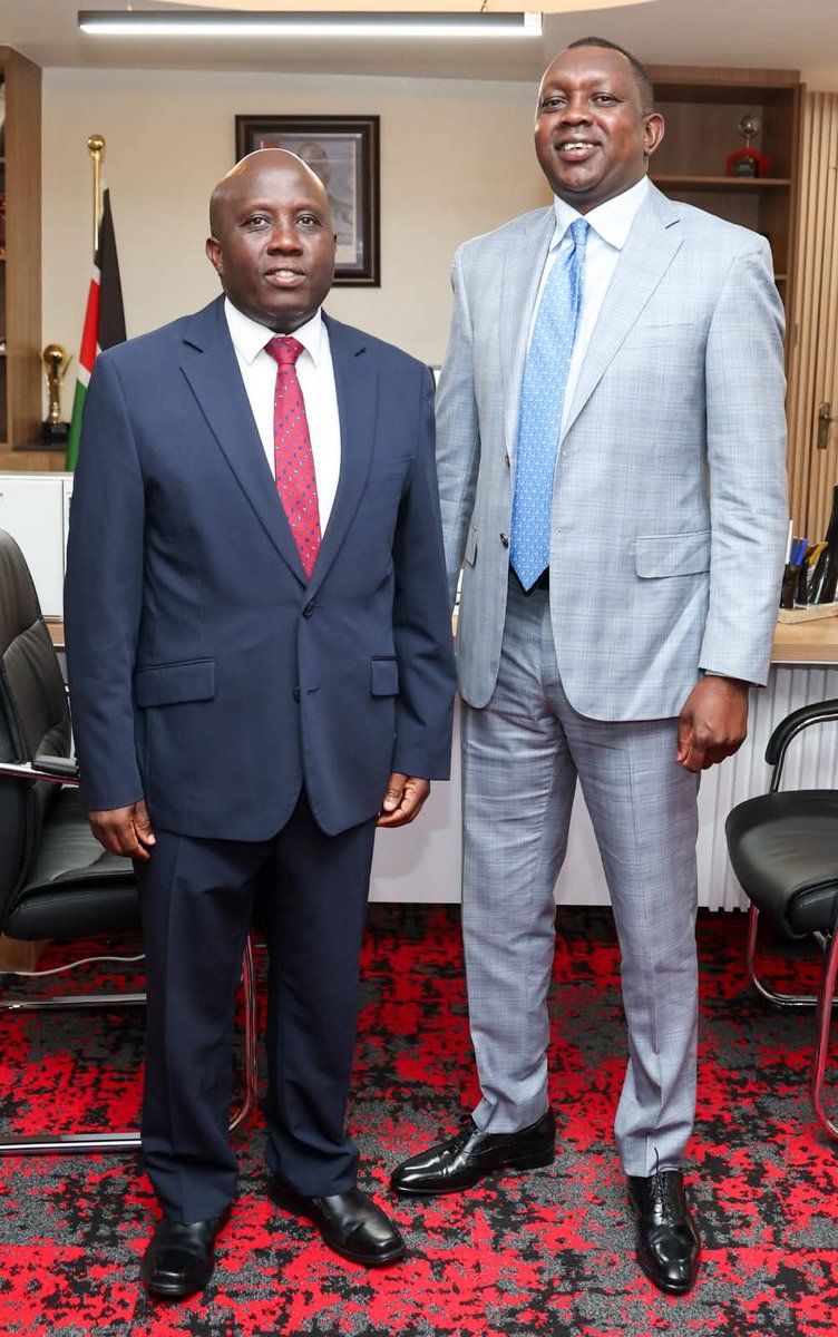 HonOscarSudi's tweet image. I was delighted to meet Cabinet Secretary for ICT, William Kabogo @honkabogo at his Nairobi office, alongside Principal Secretary, Engineer John Kipchumba Tanui @tanuijohn
We discussed enhancing digital infrastructure in Kapseret, focusing on digital hubs and fast-tracking…
