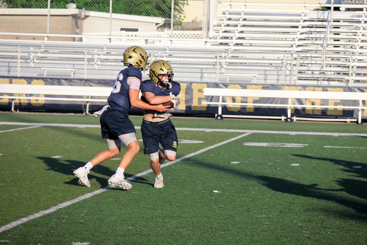 MikeThomasHCP's tweet image. Was up bright and early this morning to stop by the Quincy Notre Dame Raiders camp, who are coming off a state quarterfinal appearance.