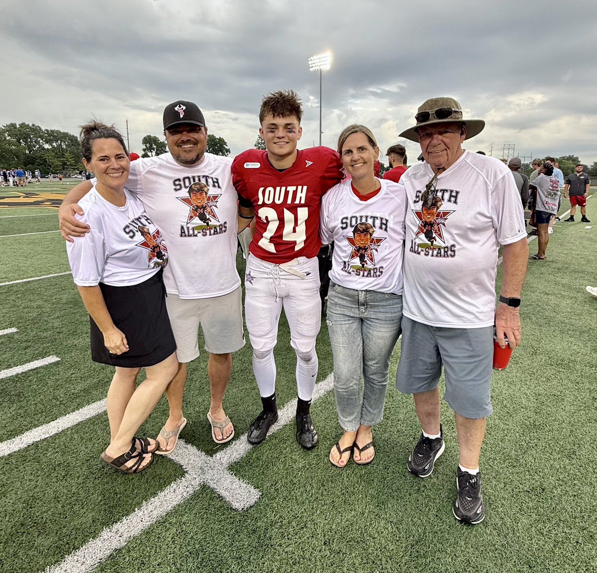 Preimes's tweet photo. @OwenPreim an awesome opportunity at the WFCA All-Star game, for an incredible cause.  A huge thank you to everyone who makes it happen.
@MJ_NFLDraft @_TAPTRAINING @BarnevldHoreb @jockosports @travisWSN @coachsaint25 https://t.co/lVjzYvrO1y
