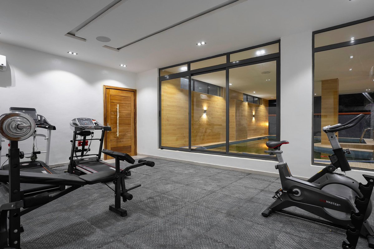 OmotolahC's tweet image. Take some time to cool off✨❤️
Shortlet apartment
2bedroom apartment
Ikate lekki lagos
24/7 power supply,Swimming pool,Gym,En-suite rooms,Ps5,Car park space,Netflix/Dstv and many other features.
Rate per night:170,000 Naira
Please retweet🙏🏼