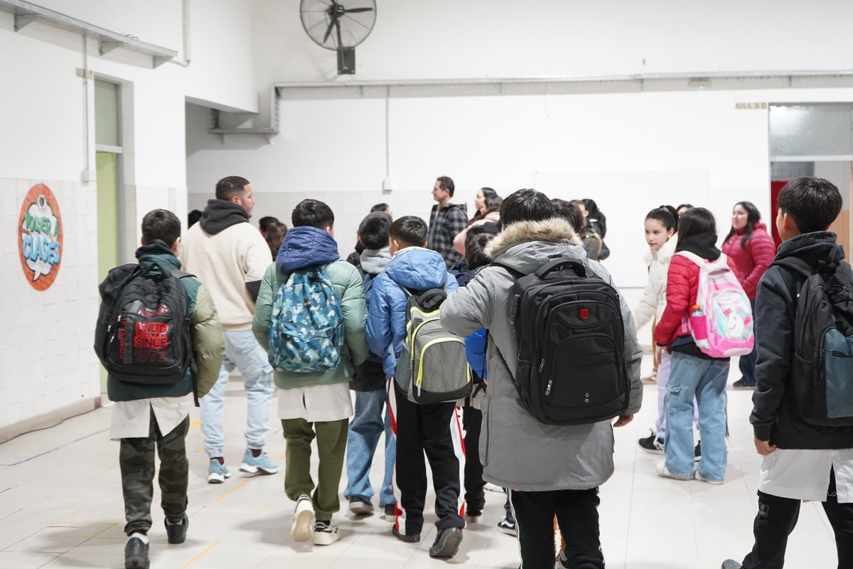 Mingabinetenqn's tweet photo. Acto de entrega del edificio escolar mejorado y reacondicionado de la escuela primaria N° 207

@pepeousset “No es poca cosa hacer lo que se dice que se va a hacer” https://t.co/VM6mDGGmjK