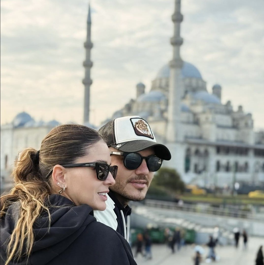 mistikmauro's tweet image. ey aşk yüce aşk