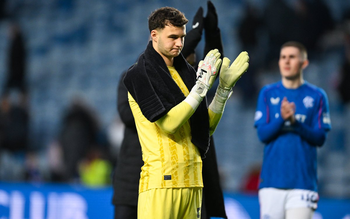 Record_Sport's tweet image. 𝐓𝐫𝐚𝐧𝐬𝐟𝐞𝐫 𝐧𝐞𝐰𝐬 𝐋𝐈𝐕𝐄✍️
🆕 Dunfermline target loan deal for Rangers kid Mason Munn as Neil Lennon seeks goalkeeper competition | @ScottBurns75
⬇️⬇️⬇️
dailyrecord.co.uk/sport/football…