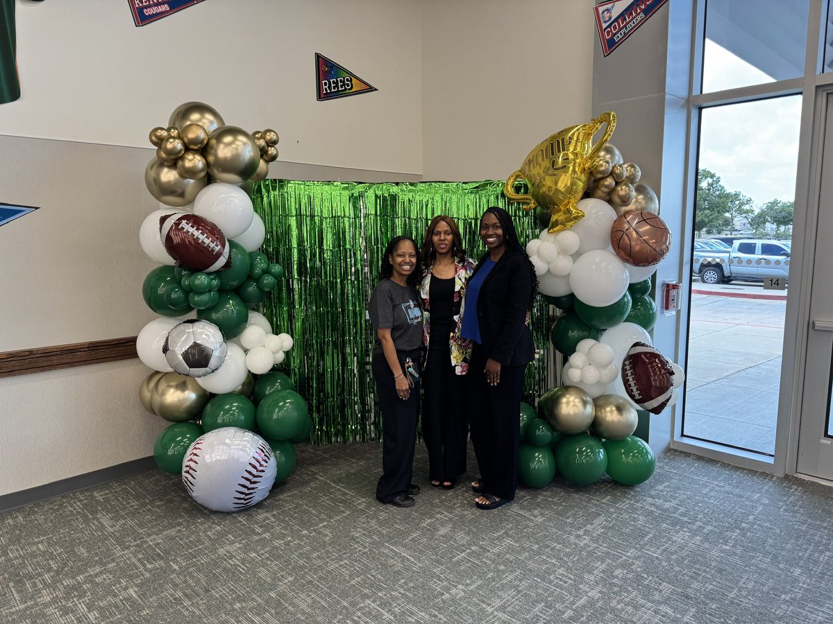 ms_dunn16's tweet photo. Grateful to go from AP interns to 1st year APs with these ladies. Thanks to our leaders for the preparation &amp; guidance ❤️ @AliefISD @AliefLearns @JGarnerEdD @taylor_andetria https://t.co/T45DneT1lS