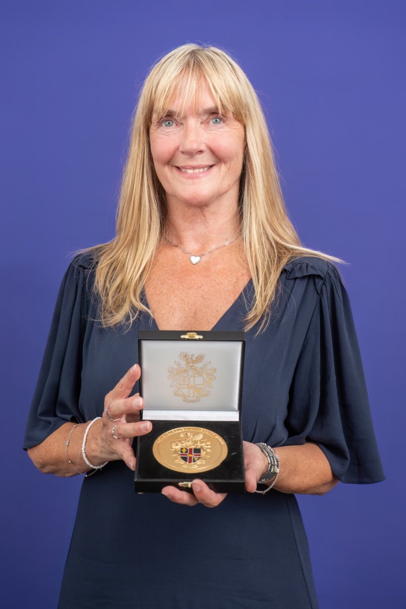 lborouniversity's tweet image. We&apos;re pleased to have awarded 7 people a University Medal during last week&apos;s Summer Graduations! 🥇

This prestigious accolade recognises exceptional service, dedication and leadership across the University and beyond.

Read more ➡️ lboro.uk/44HAGXf