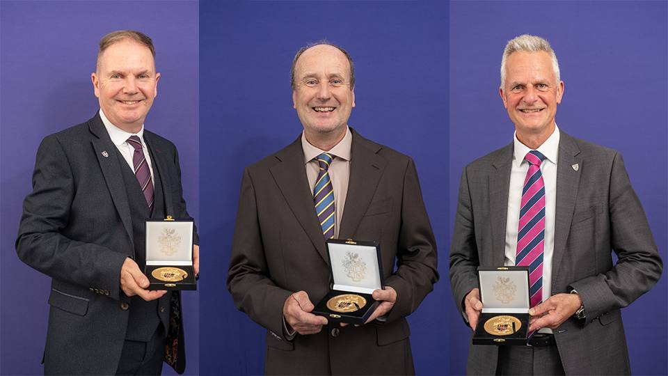 lborouniversity's tweet image. We&apos;re pleased to have awarded 7 people a University Medal during last week&apos;s Summer Graduations! 🥇

This prestigious accolade recognises exceptional service, dedication and leadership across the University and beyond.

Read more ➡️ lboro.uk/44HAGXf
