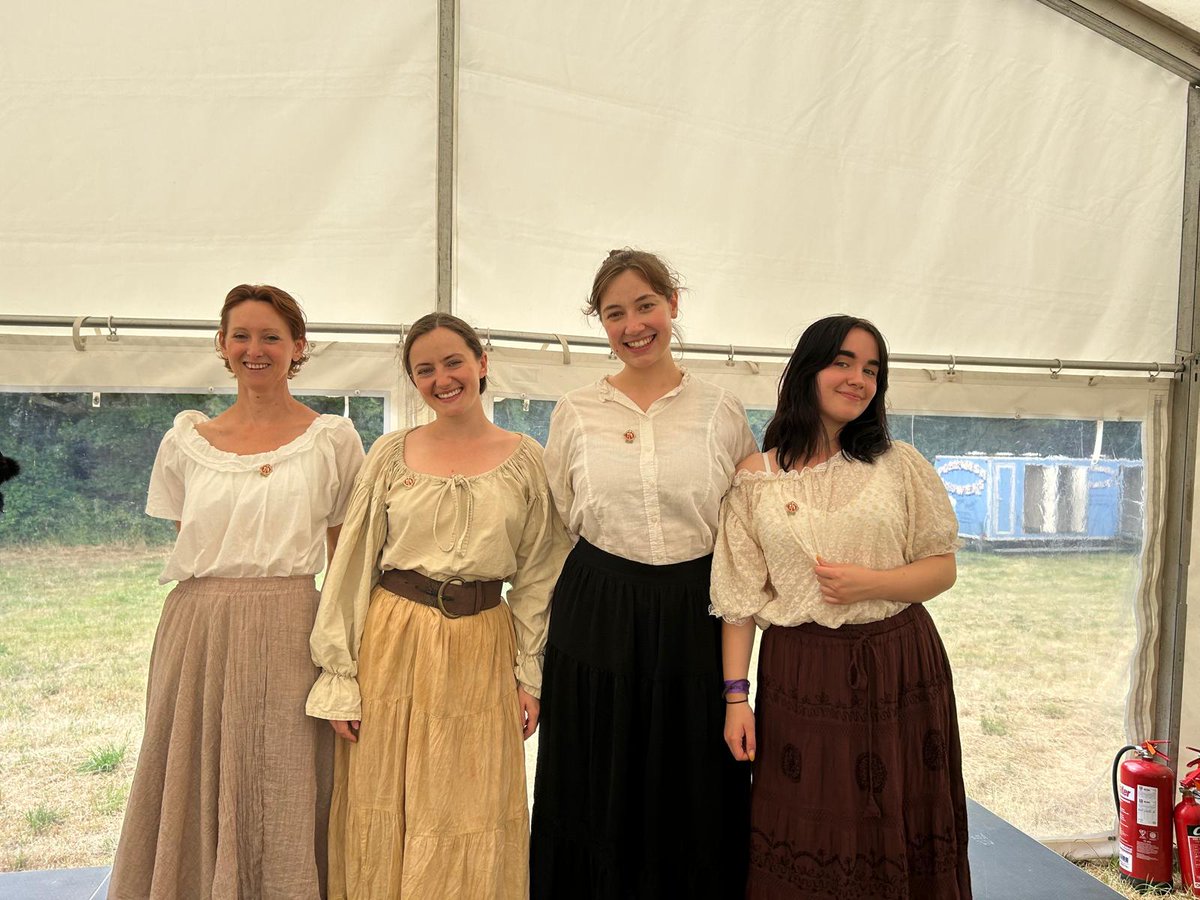 EquityUK's tweet image. Equity members, staff and President Lynda Rooke returned to Tolpuddle at the weekend to honour our shared trade union history and connect friends across the movement!
From panel talks and our festival stall to the traditional banner parade and wreath-laying, we were proud to…