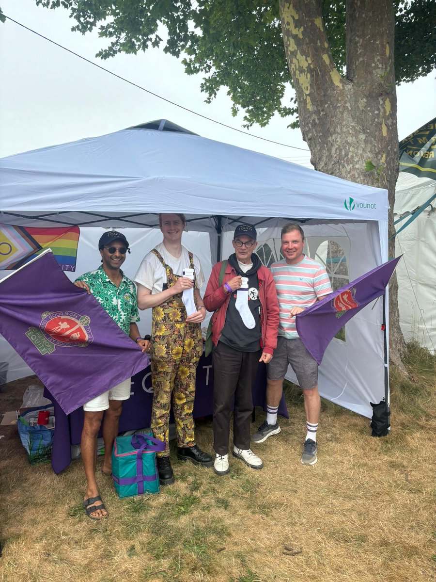 EquityUK's tweet image. Equity members, staff and President Lynda Rooke returned to Tolpuddle at the weekend to honour our shared trade union history and connect friends across the movement!
From panel talks and our festival stall to the traditional banner parade and wreath-laying, we were proud to…