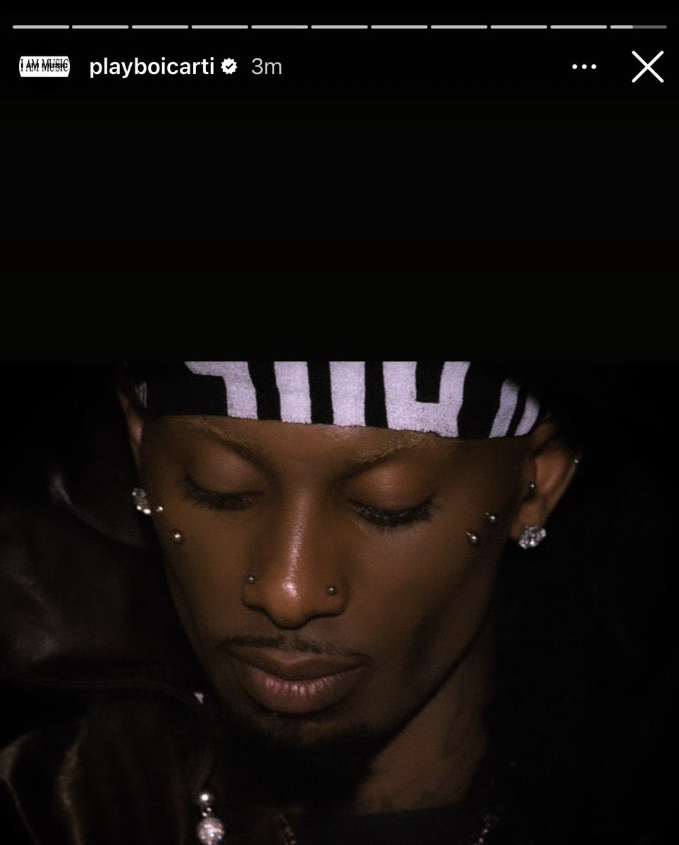 KAUSCAOS's tweet image. como pode o playboi carti ser o homem com o face card mais foda do rap, ele é extremamente lindo.