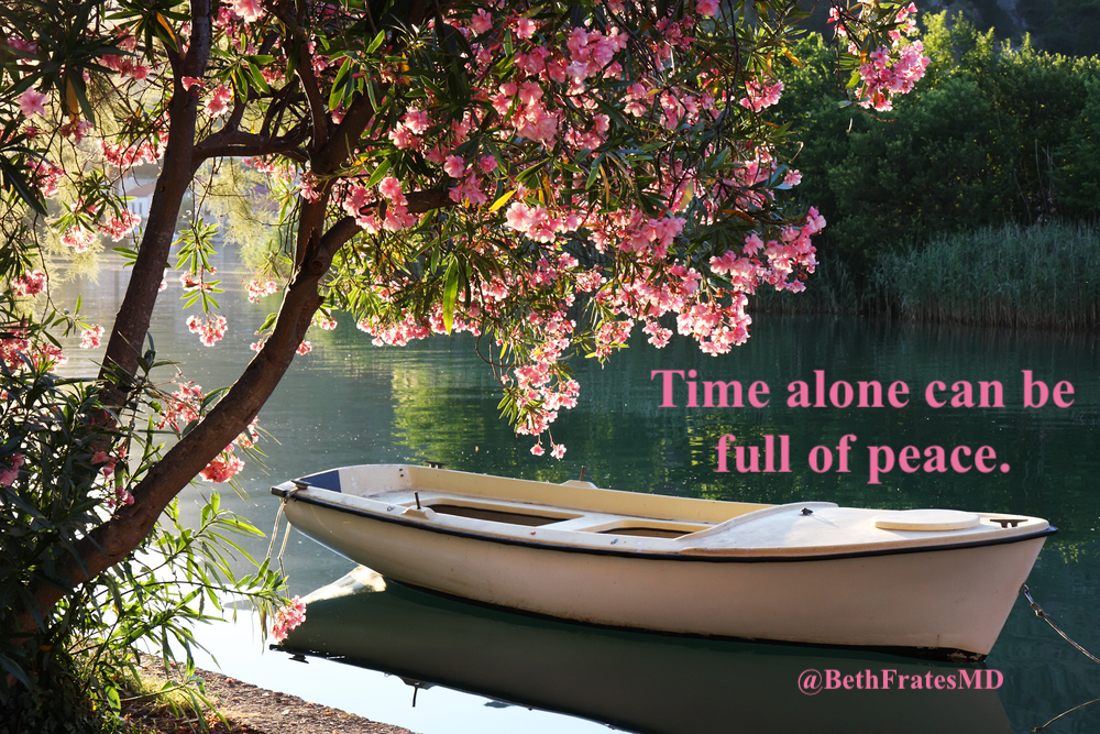 BethFratesMD's tweet image. Good Morning! Happy Wednesday.
Take time for yourself today.
There are times when all we really
need is some peace and
quiet---time
alone.
🌷
#WellnessJourney #mindbodysoul #Health #Mindfulness