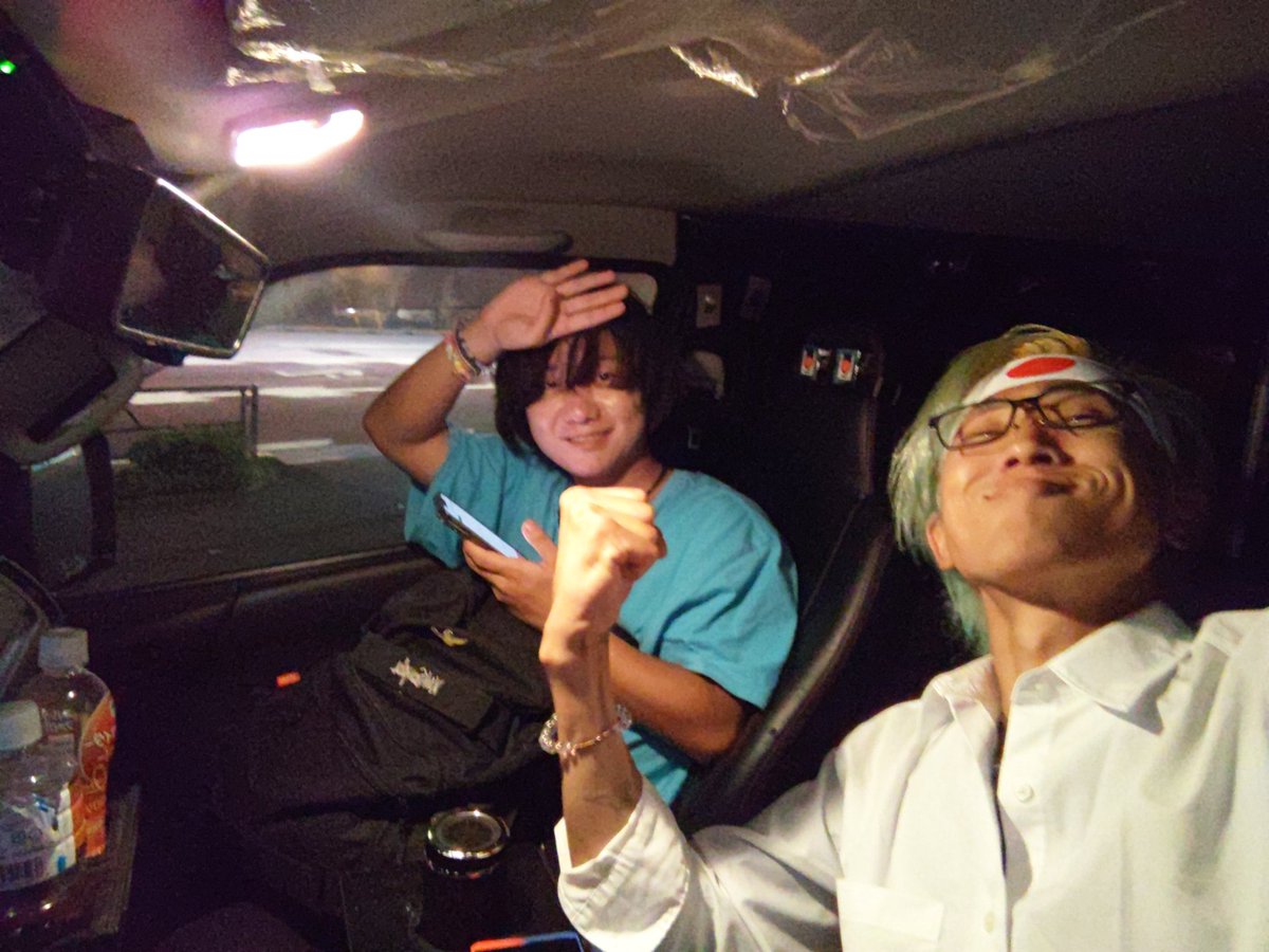Expressors333's tweet image. 今日からYouTube
始めてみる事に‼️
アシメ君来てもらって
初収録😁❗
俺知識ないから
アホな事ばっか喋ってまうからいいんだろうか?😅(笑)
回数重ねてちゃんとしてきます‼️
#YouTube #政治
#日の丸ニキ #経済
#勉強 #青アシメ