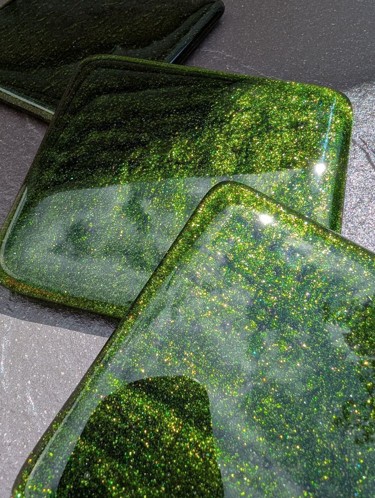 Samphireglass's tweet image. Beautiful sparkling aventurine green glass coasters. Wonderful colour and shimmer within these handcrafted fused glass coasters. Perfect for the coffee or side table.
#handmade #etsy #shopindie #giftideas #homedecor #etsyuk
samphireglass.etsy.com/listing/1662...
