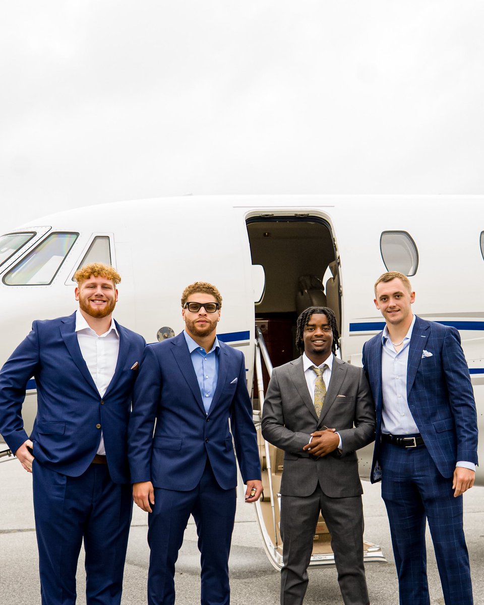 GeorgiaTechFB's tweet image. ATL ✈️ CLT

#StingEm 🐝
