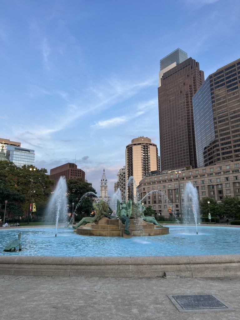 nextphlmayor's tweet image. The Swann Memorial Fountain is broken on the Parkway.
The center fountain doesn’t work along with the turtles… because somebody stole the copper pipes.
Hopefully it is fixed before 2026.