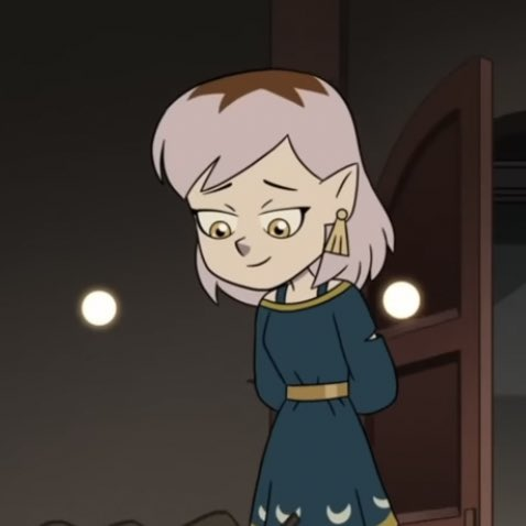 SodorCentral_'s tweet image. She's looking at the post below her. What is it?