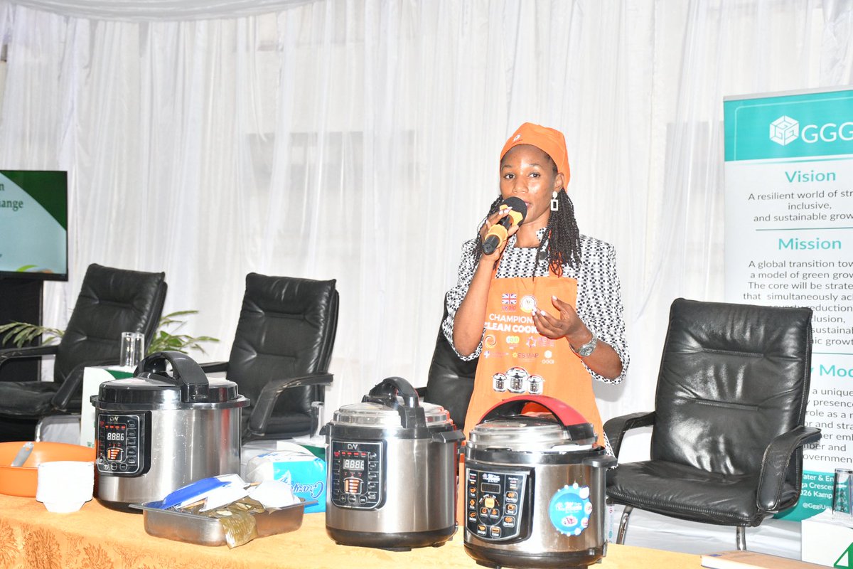 GggiUganda's tweet image. We just concluded our clean cooking demo using the electric pressure cookers during the research symposium held today at @OfficialMubs with support from @NREP_Uganda @GggiUganda @giz_uganda @CCD_UG
#WiCCA2025 #WomenInClimate #cleancooking #YouthInAction