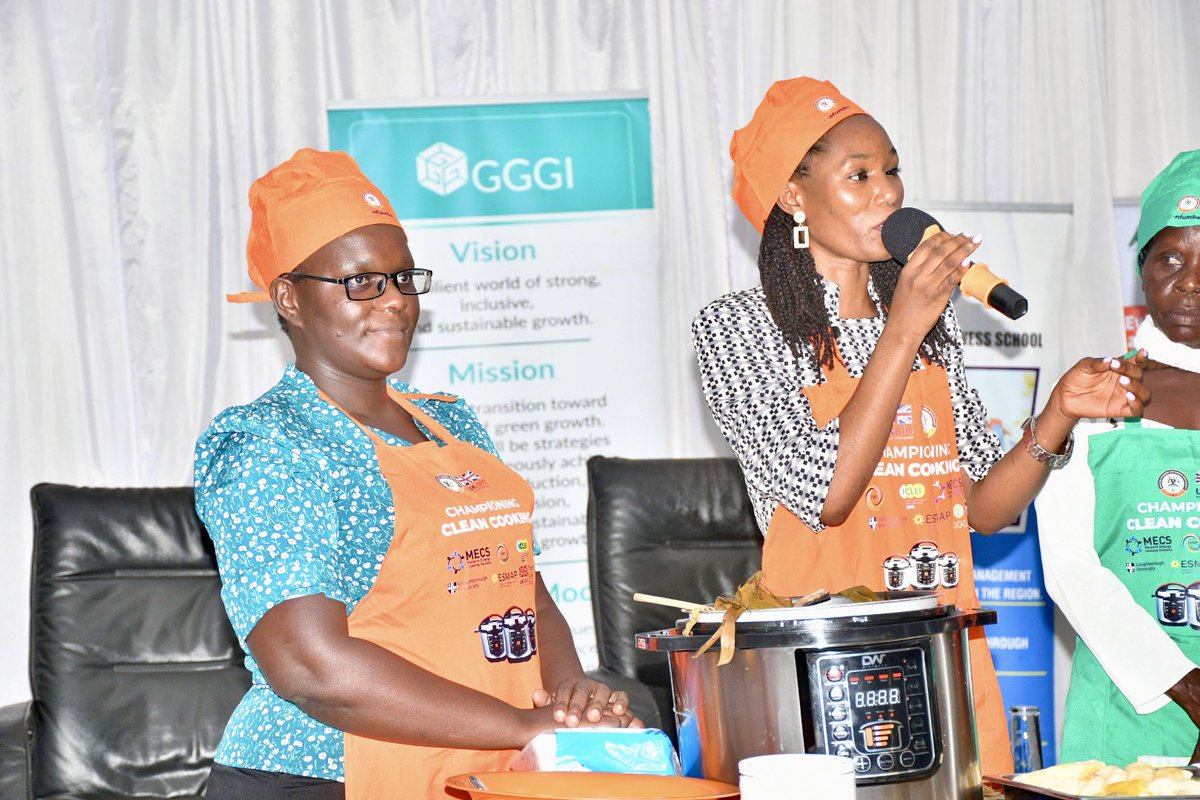 GggiUganda's tweet image. We just concluded our clean cooking demo using the electric pressure cookers during the research symposium held today at @OfficialMubs with support from @NREP_Uganda @GggiUganda @giz_uganda @CCD_UG
#WiCCA2025 #WomenInClimate #cleancooking #YouthInAction