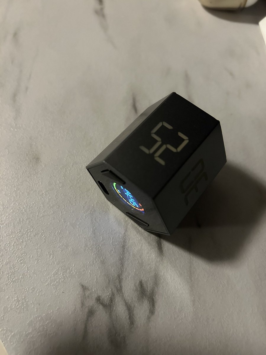 すげえポモドーロタイマー買った。

面を変えるだけで勝手に25分と5分でカウントダウン始まります。めっちゃ楽。