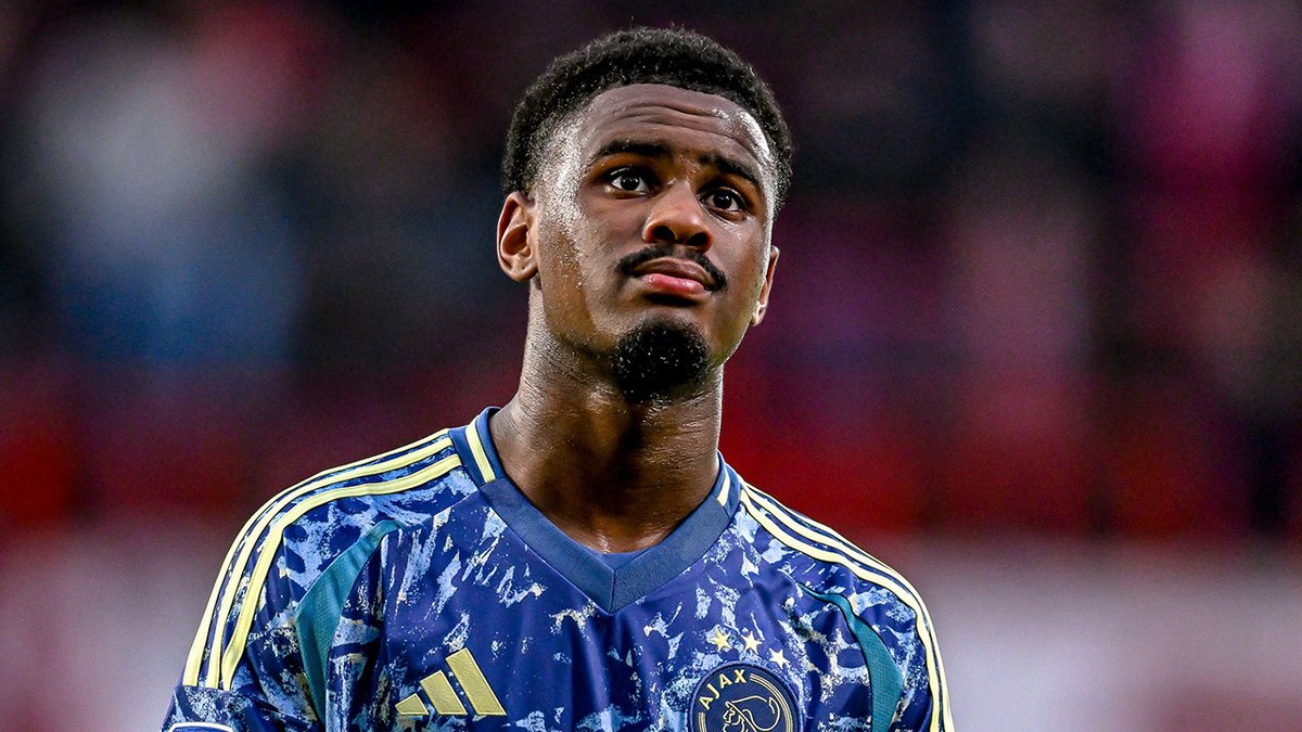 vandaaginside's tweet image. 'Chelsea meldt zich bij Ajax voor Jorrel Hato'
vandaaginside.nl/sport/buitenla…
#vandaaginside