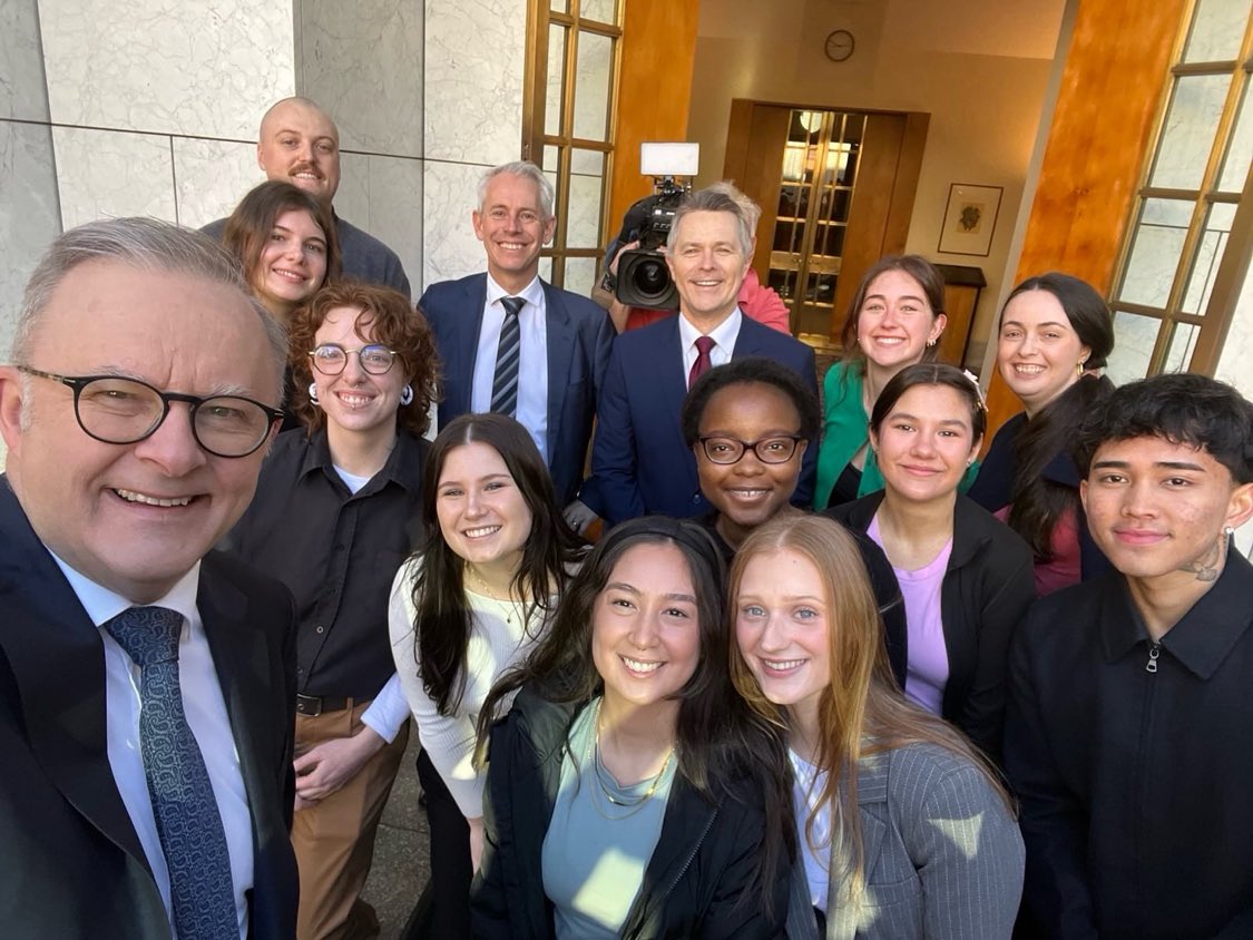 deves_katherine's tweet image. How many gender studies-culture studies-biodiversity degrees are in this picture?
Taxpayers - are you happy to be paying off their uni debt?