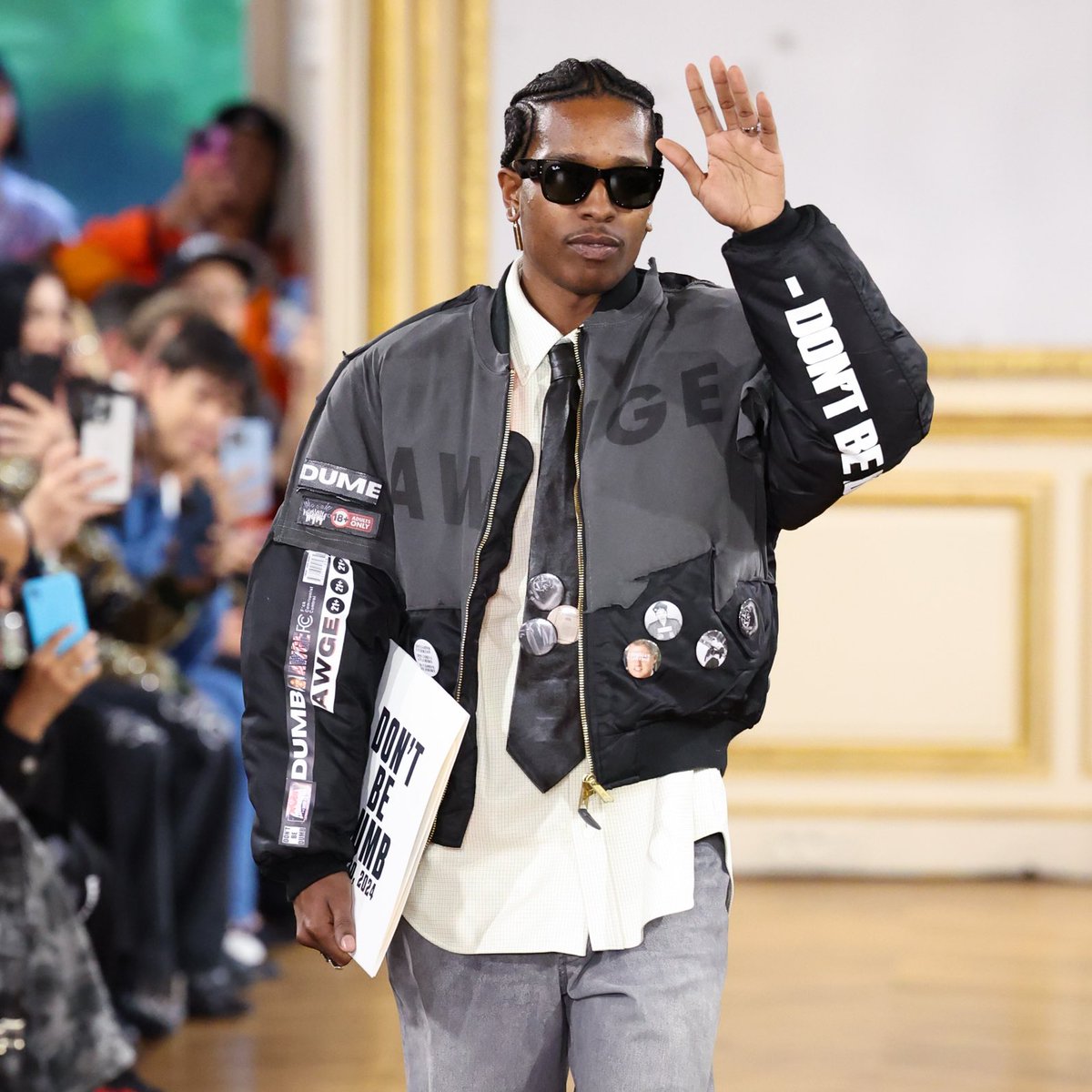 HotNewHipHop's tweet image. The Long Wait For A$AP Rocky: When Hiatuses Become Hollow 👀
Will "Don't Be Dumb" ever drop? A$AP Rocky's cool mystique is stuck in limbo, turning patient fans into increasingly cynical observers...
Read more: bit.ly/4f9Zvig