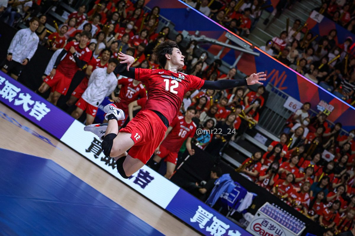 ran_staff's tweet image. VNL千葉大会、たくさんの応援ありがとうございました！

そして次は――
7/31(水）20:00 JST 準々決勝　ポーランド🇵🇱戦です🔥

引き続き応援よろしくお願いします！

#男子バレー #髙橋藍 #RanTakahashi #バレーボール #VNL2024 #日本代表