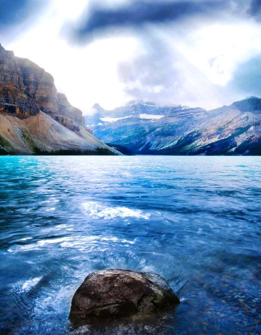 LoveSongs4Peace's tweet image. Bow Lake viewed along the scenic Icefields Parkway in Banff National Park, Alberta, Canada ๐จ๐ฆ