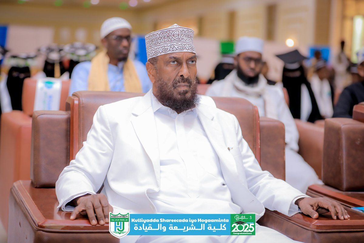 HormuudUni's tweet image. Xaflad si heer sare ah loo soo agaasimay ayaa shalay ka dhacday Beerta Daarusalaam, taasoo loogu dabaaldegayey qalin-jabinta dufcaddii 3aad ee ardayda 𝐊𝐮𝐥𝐥𝐢𝐲𝐚𝐝𝐝𝐚 𝐒𝐡𝐚𝐫𝐞𝐞𝐜𝐚𝐝𝐚 𝐢𝐲𝐨 𝐇𝐨𝐠𝐚𝐚𝐦𝐢𝐧𝐭𝐚 ee Jaamacadda @HormuudUni .