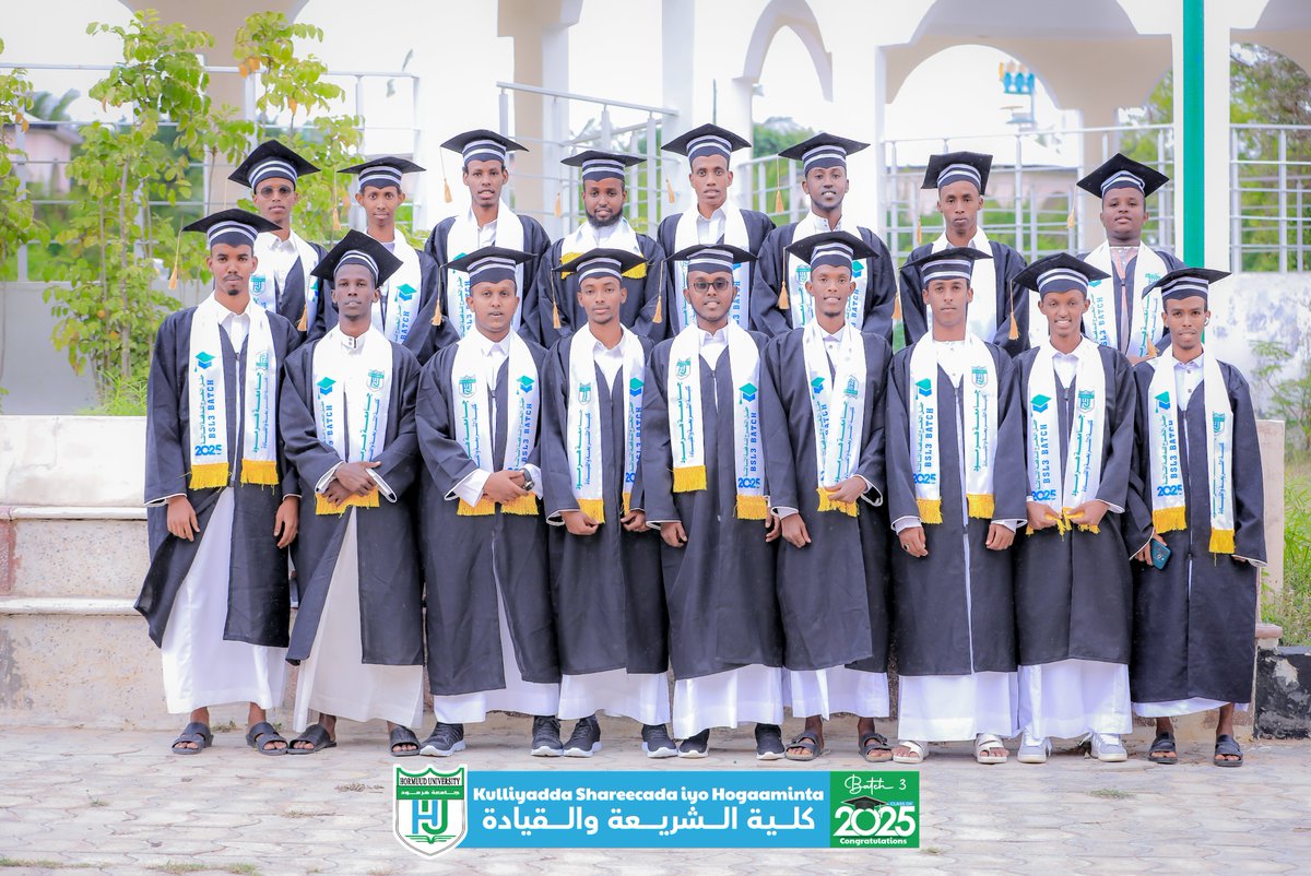HormuudUni's tweet image. Xaflad si heer sare ah loo soo agaasimay ayaa shalay ka dhacday Beerta Daarusalaam, taasoo loogu dabaaldegayey qalin-jabinta dufcaddii 3aad ee ardayda 𝐊𝐮𝐥𝐥𝐢𝐲𝐚𝐝𝐝𝐚 𝐒𝐡𝐚𝐫𝐞𝐞𝐜𝐚𝐝𝐚 𝐢𝐲𝐨 𝐇𝐨𝐠𝐚𝐚𝐦𝐢𝐧𝐭𝐚 ee Jaamacadda @HormuudUni .
